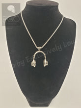 Load image into Gallery viewer, Headphones Necklace, front view
